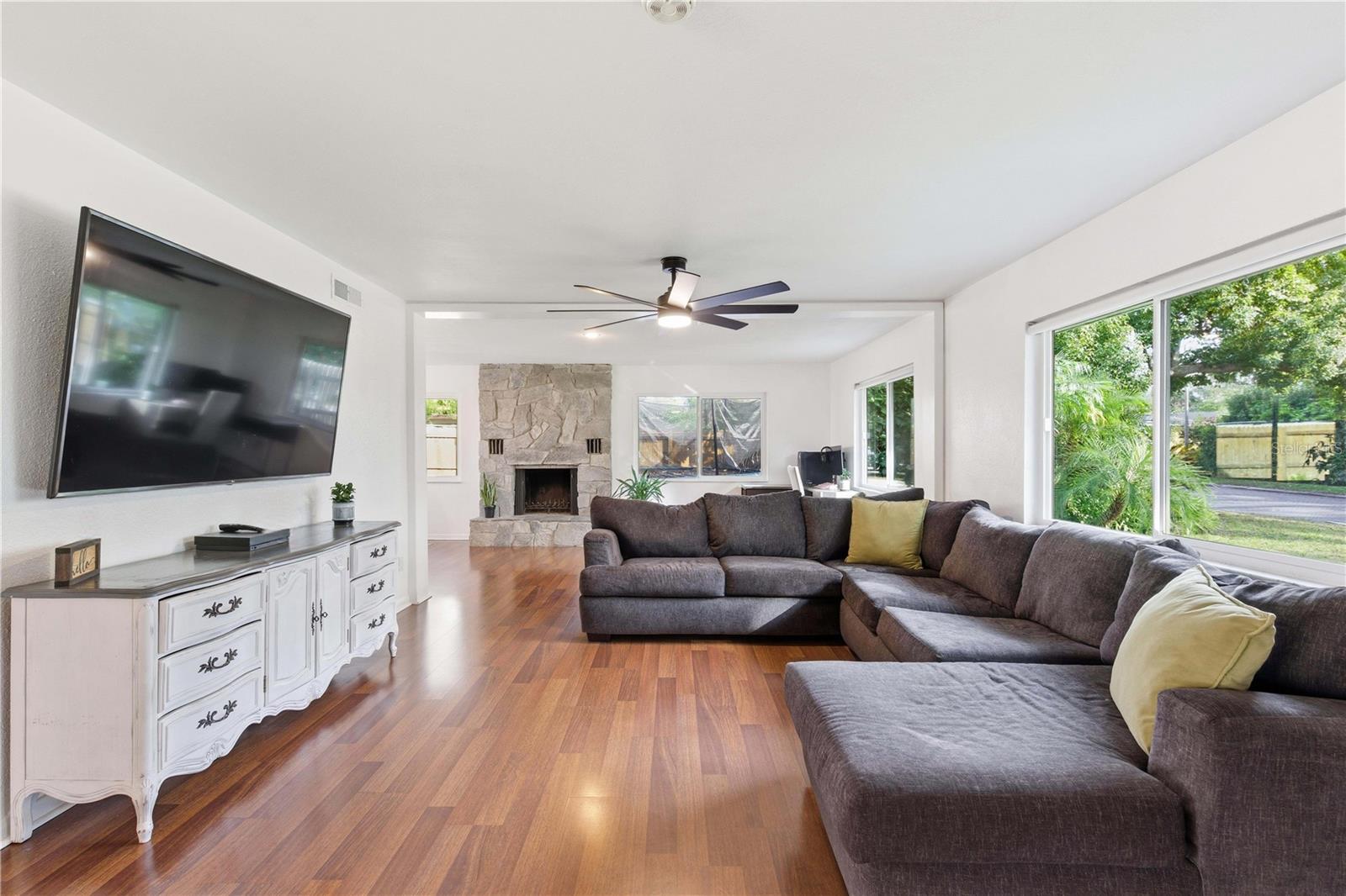 OAK HILLS - Residential