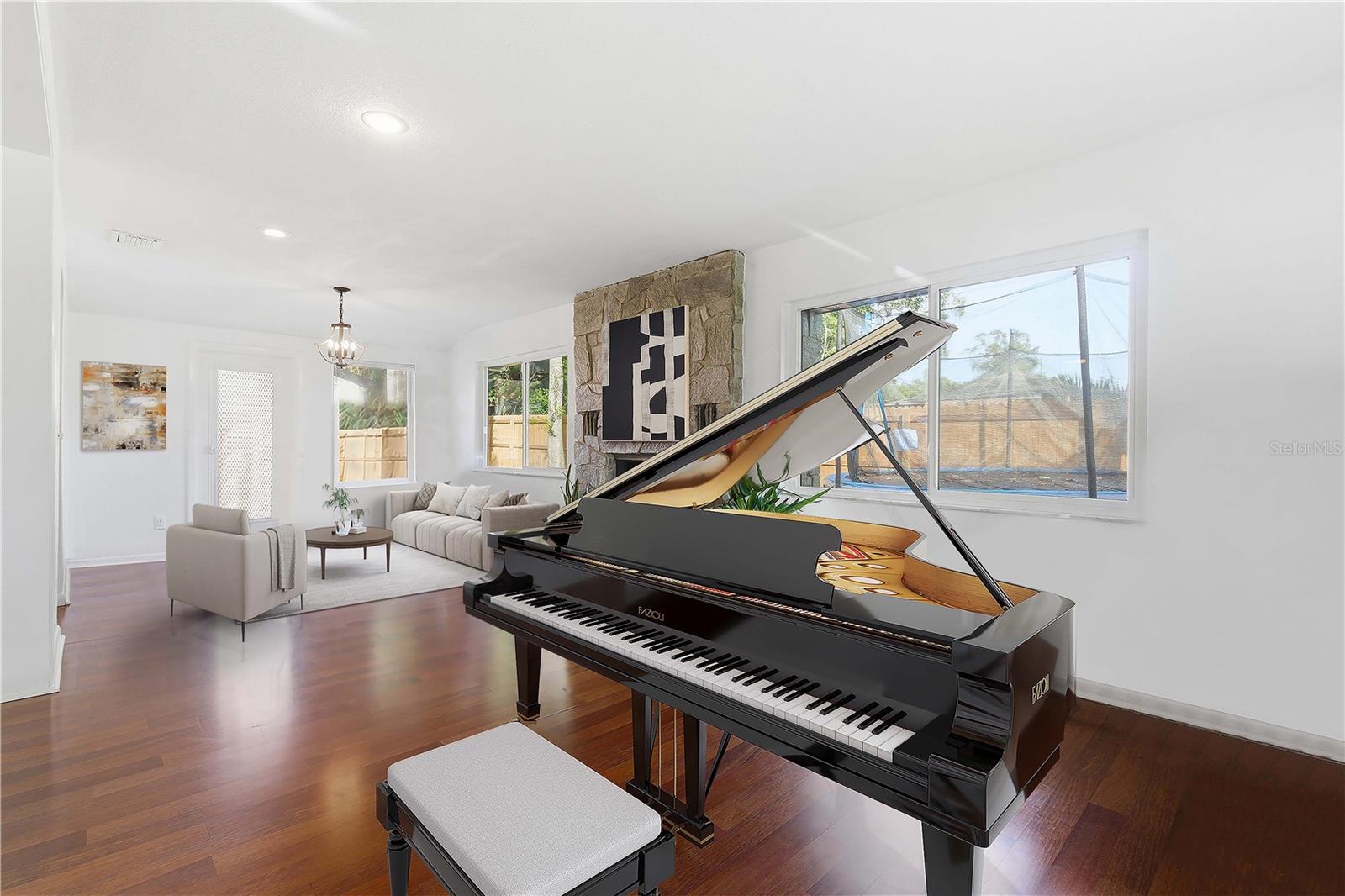 OAK HILLS - Residential