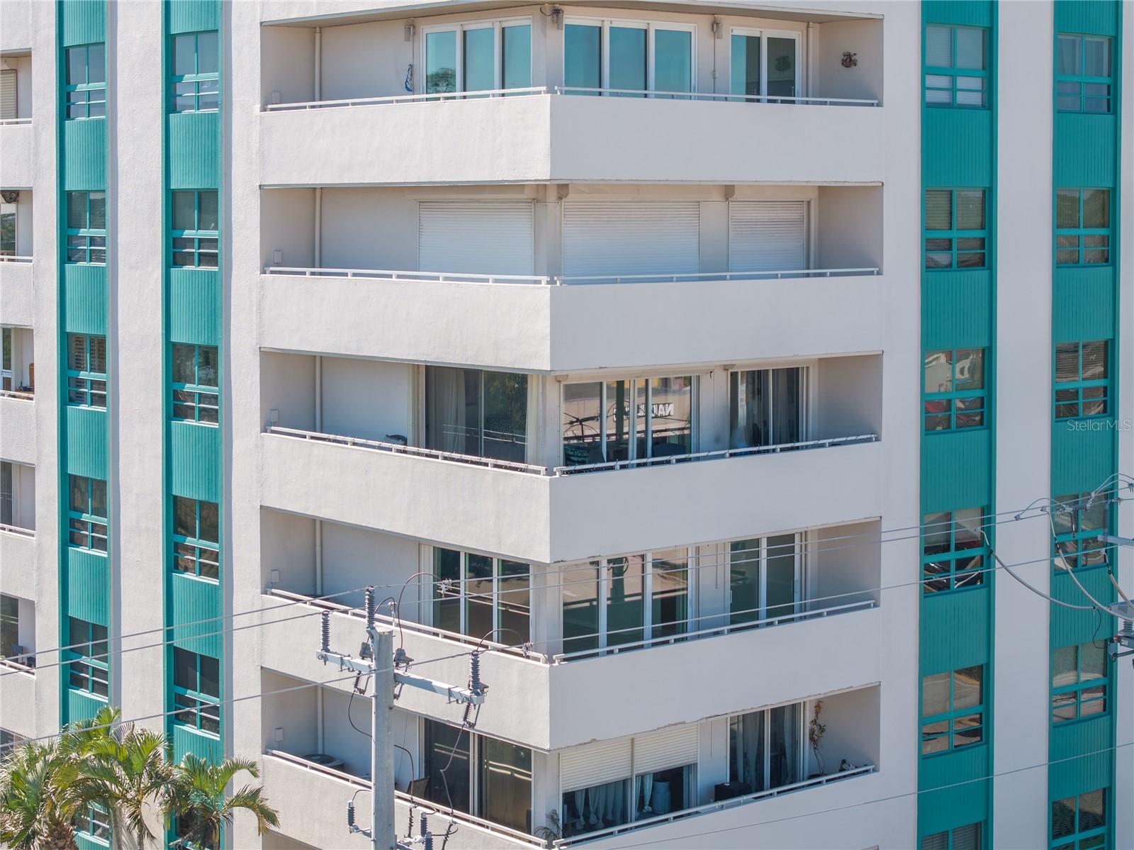 SUNSET TOWERS APTS - Residential