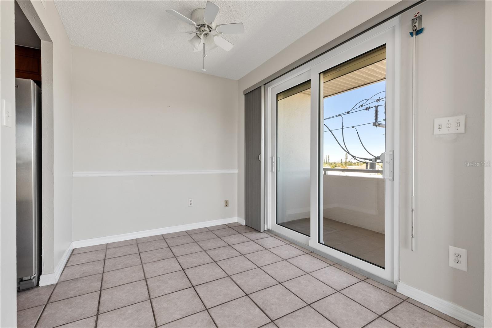 SUNSET TOWERS APTS - Residential