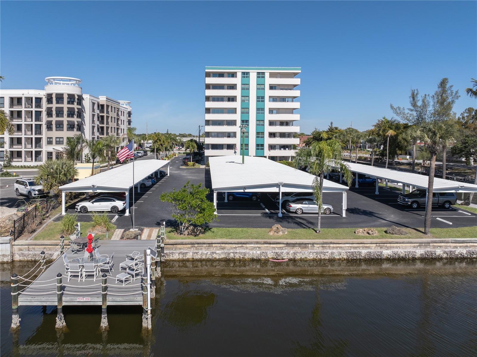 SUNSET TOWERS APTS - Residential