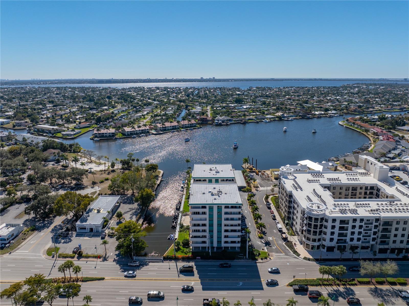 SUNSET TOWERS APTS - Residential