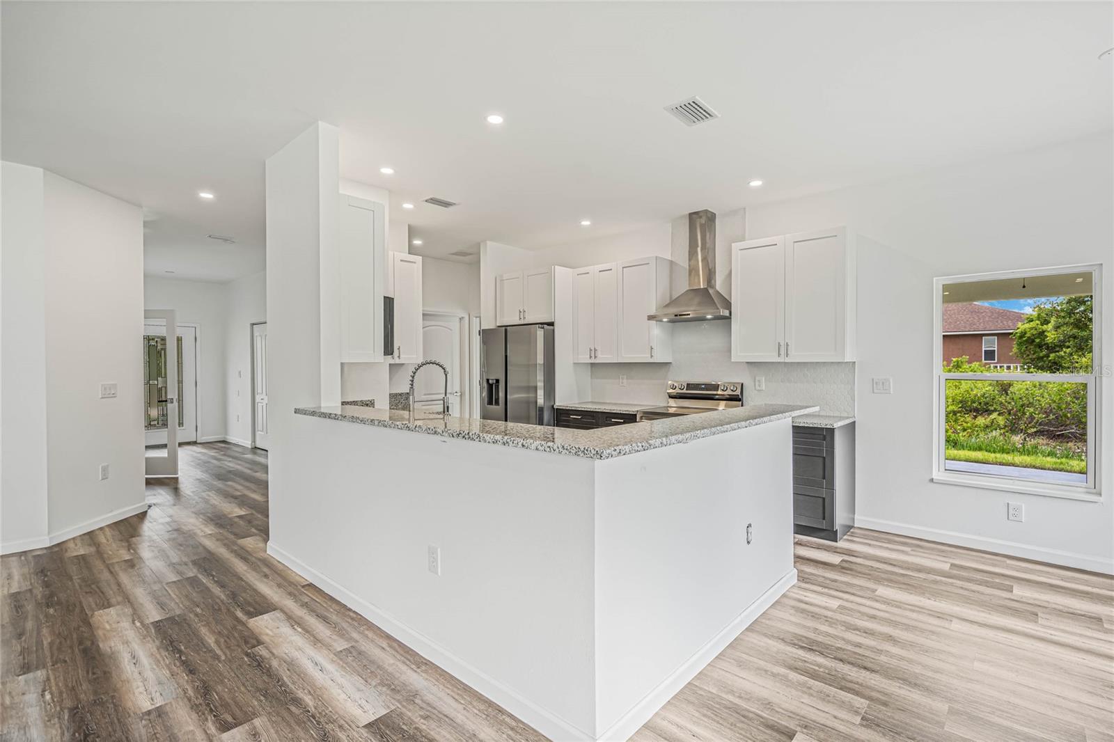 SUN N LAKE - Residential Lease