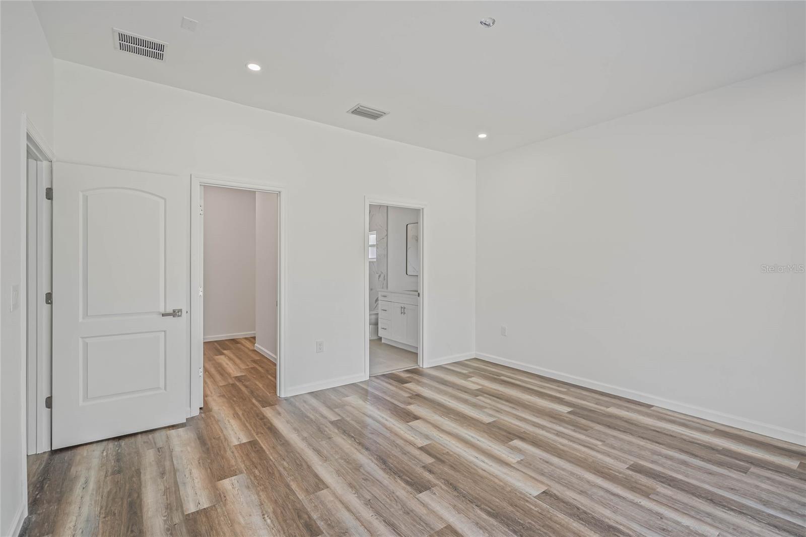 SUN N LAKE - Residential Lease