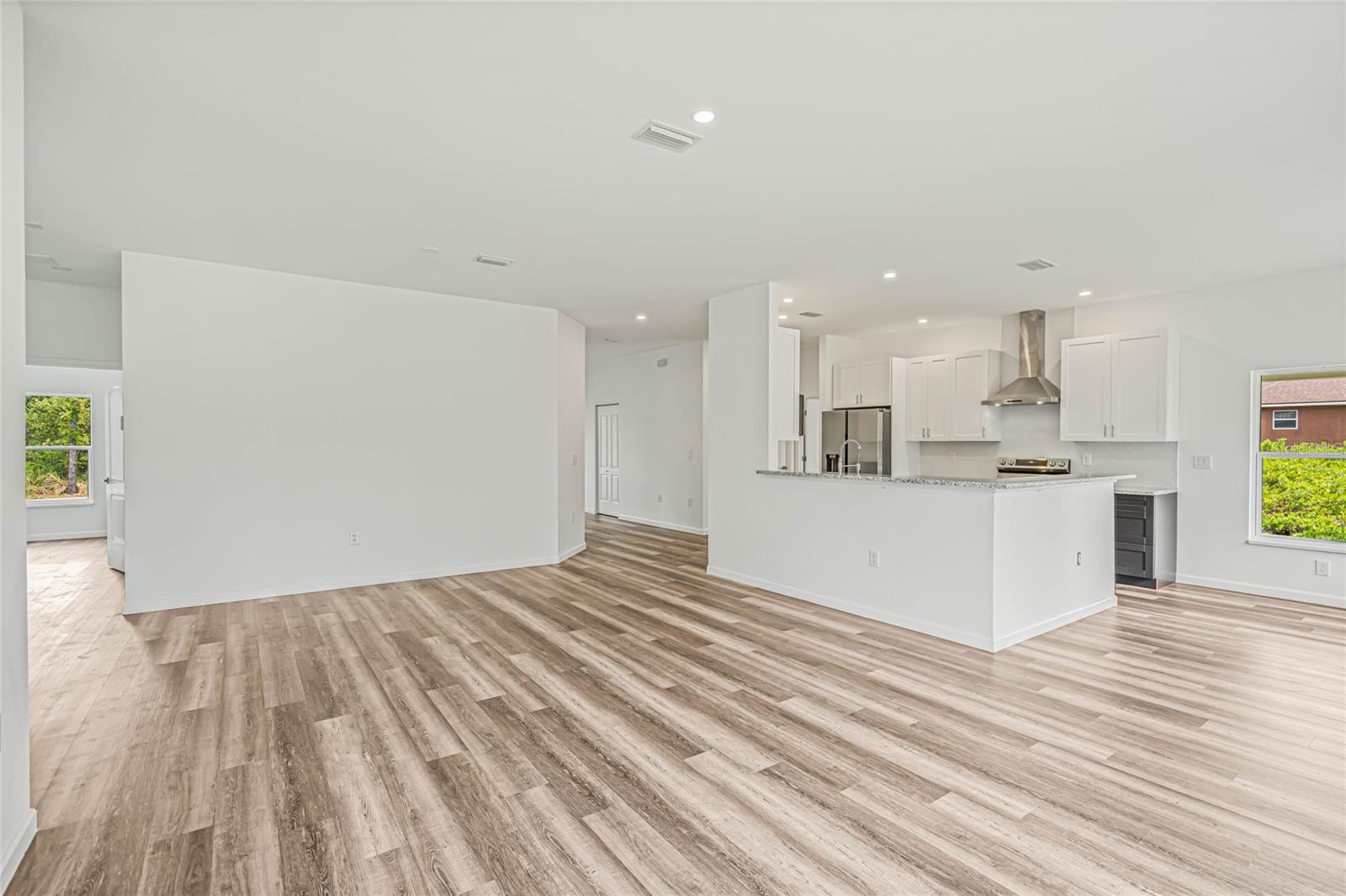 SUN N LAKE - Residential Lease