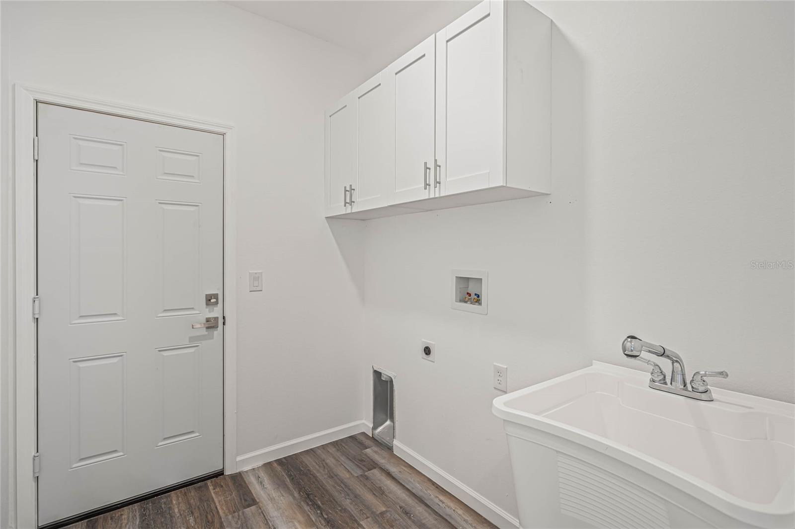 SUN N LAKE - Residential Lease