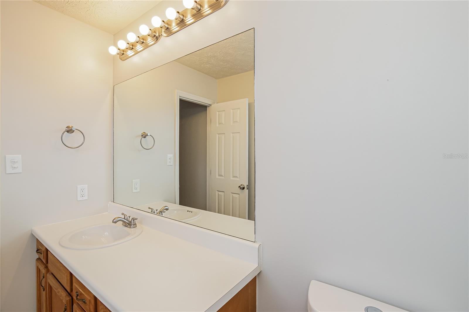 MEADOW WOODS VILLAGE 09 PH 02 - Residential Lease