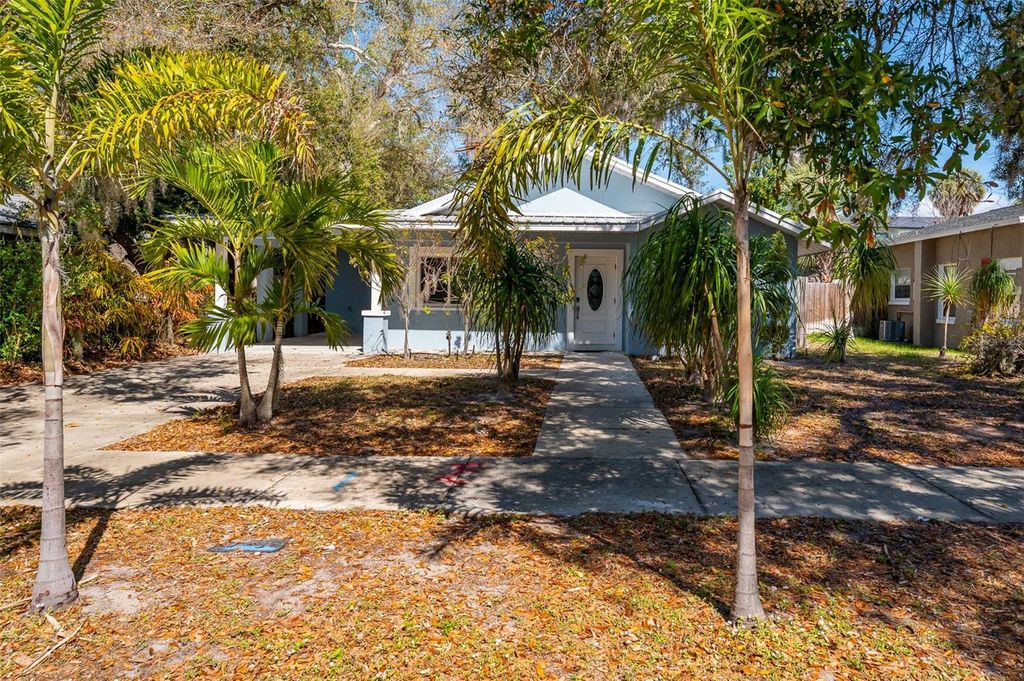 Photo of 1039 23rd Street, Sarasota, FL 34234 (MLS # A4686390)