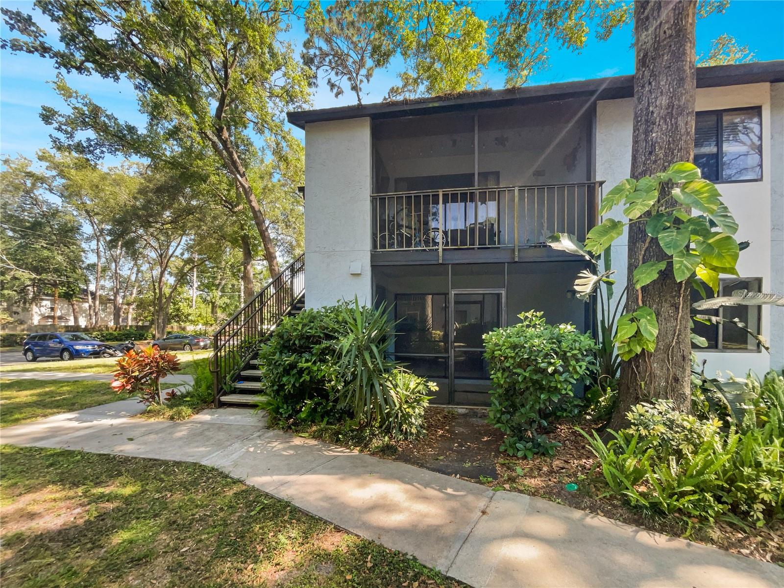 196 RIVERBEND DRIVE 103