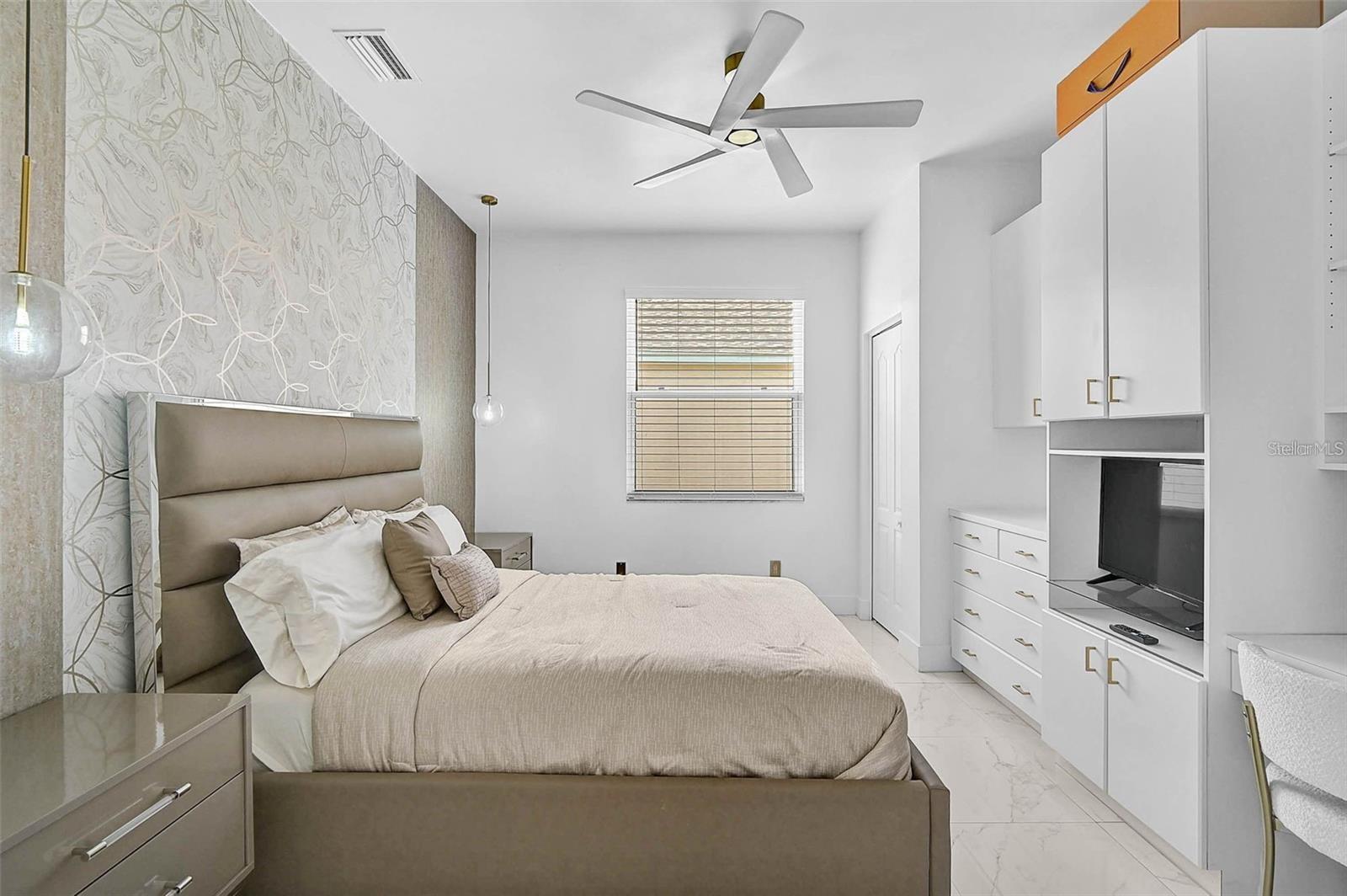 STONEYBROOK AT PALMER RANCH - Residential Lease
