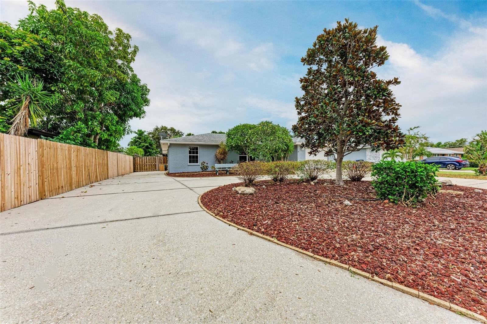 ALOISE PARK - Residential Lease