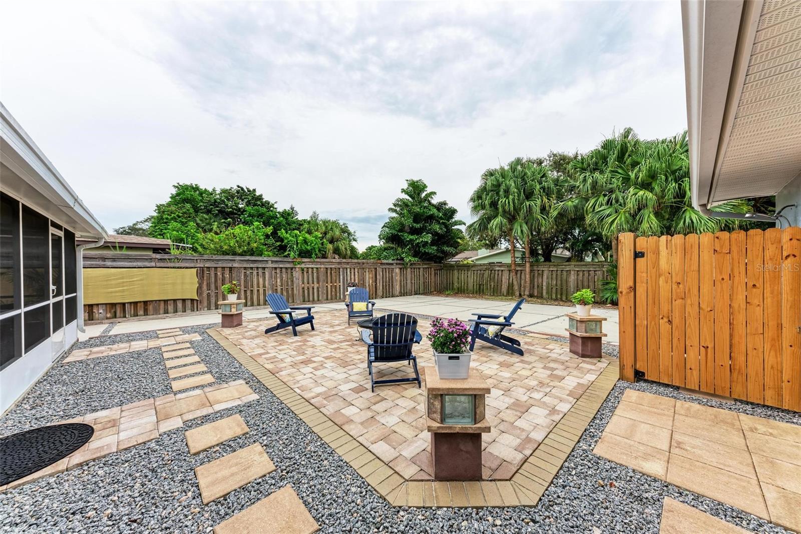 ALOISE PARK - Residential Lease