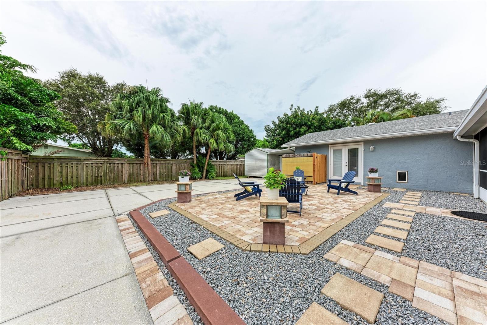 ALOISE PARK - Residential Lease