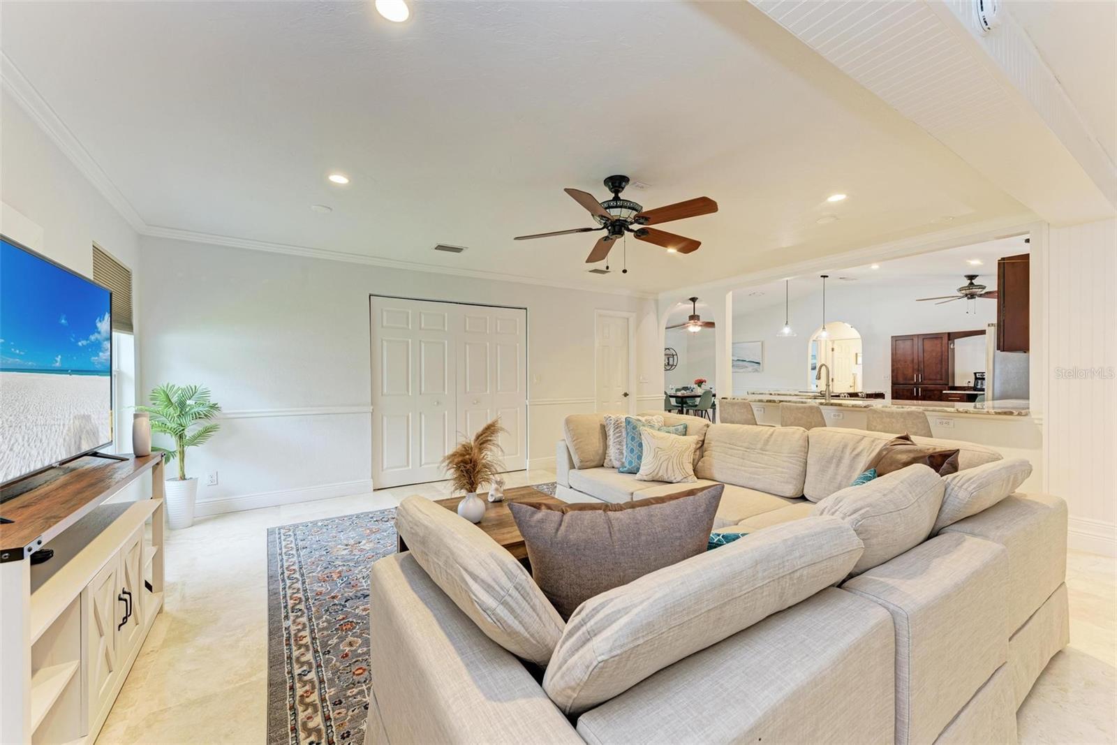 ALOISE PARK - Residential Lease