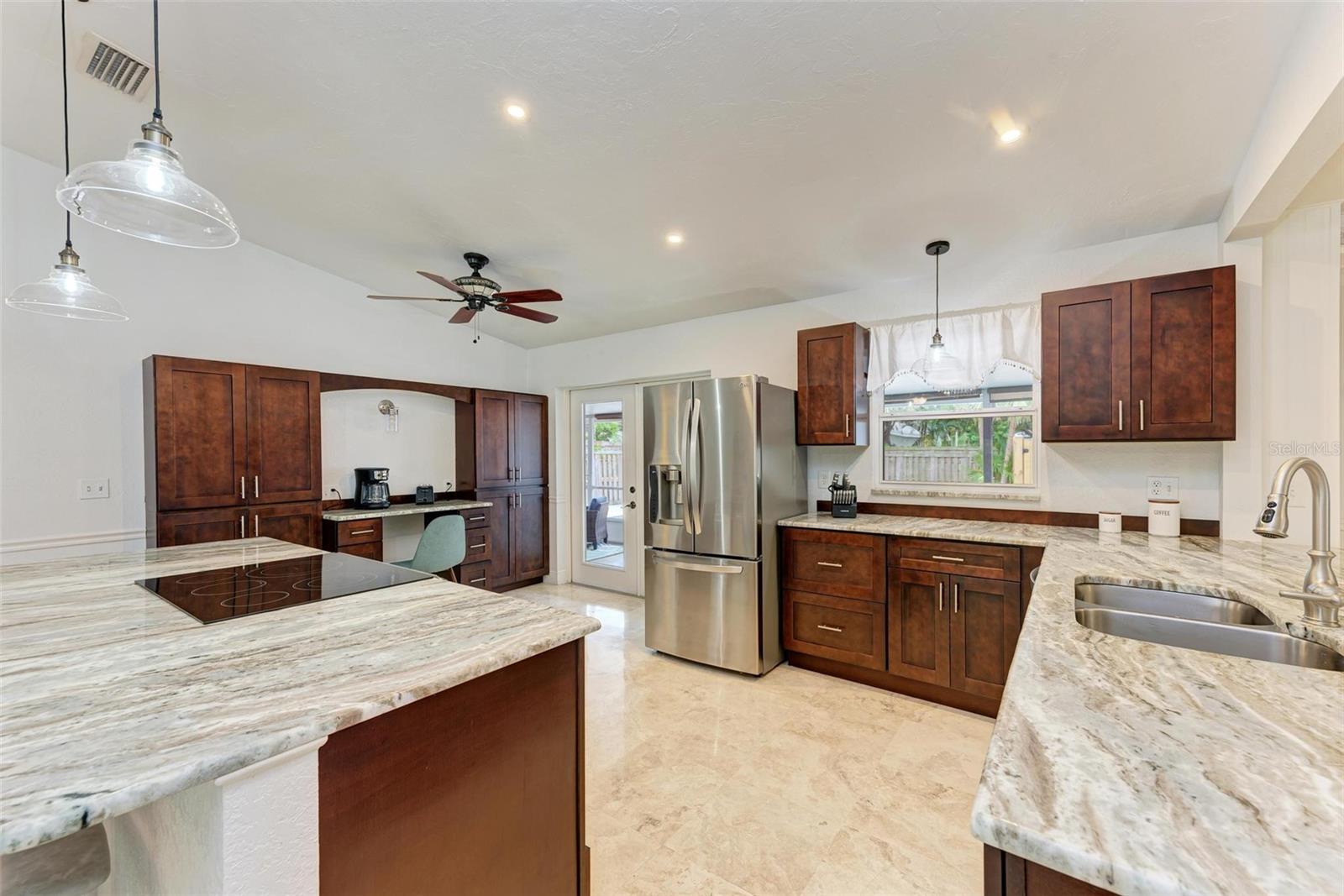 ALOISE PARK - Residential Lease