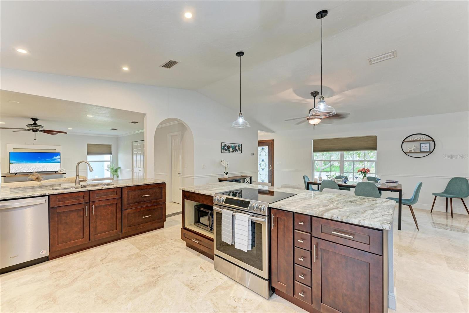 ALOISE PARK - Residential Lease