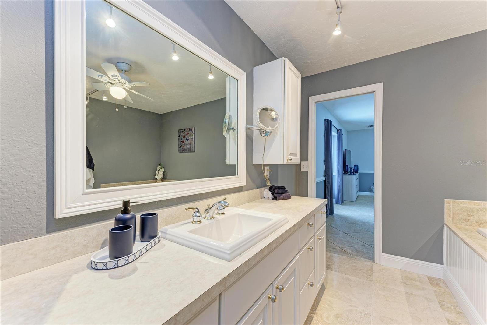 ALOISE PARK - Residential Lease