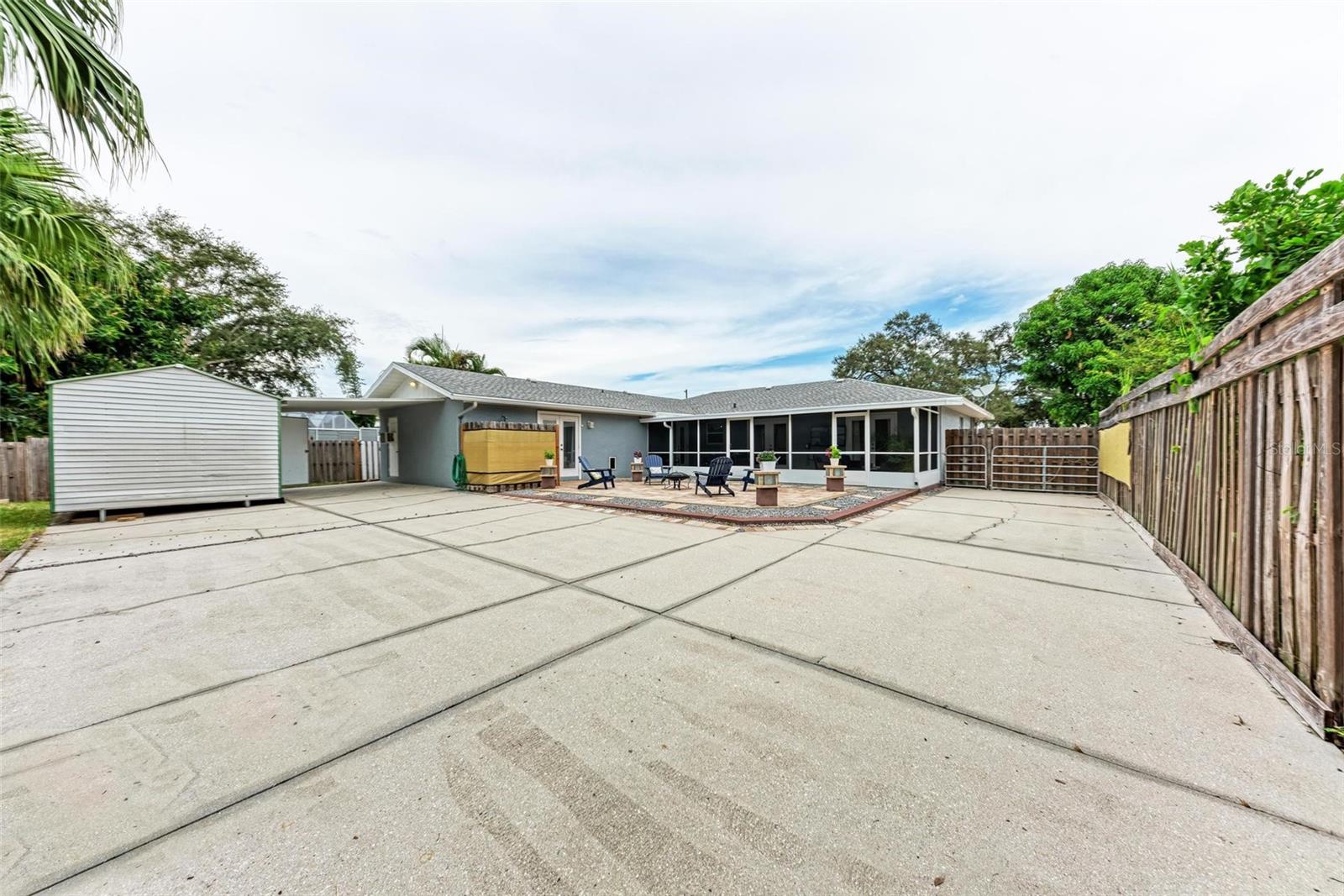 ALOISE PARK - Residential Lease