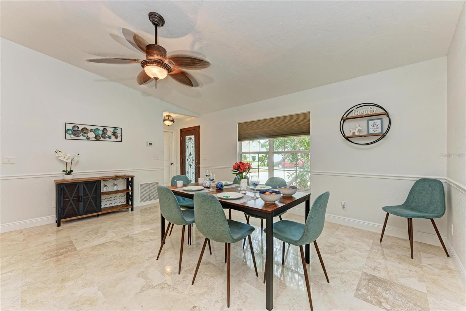 ALOISE PARK - Residential Lease