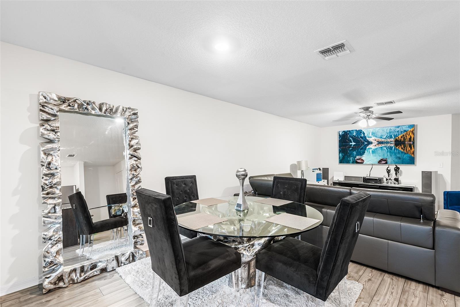 MADISON VILLAGE TWNHMS - Residential