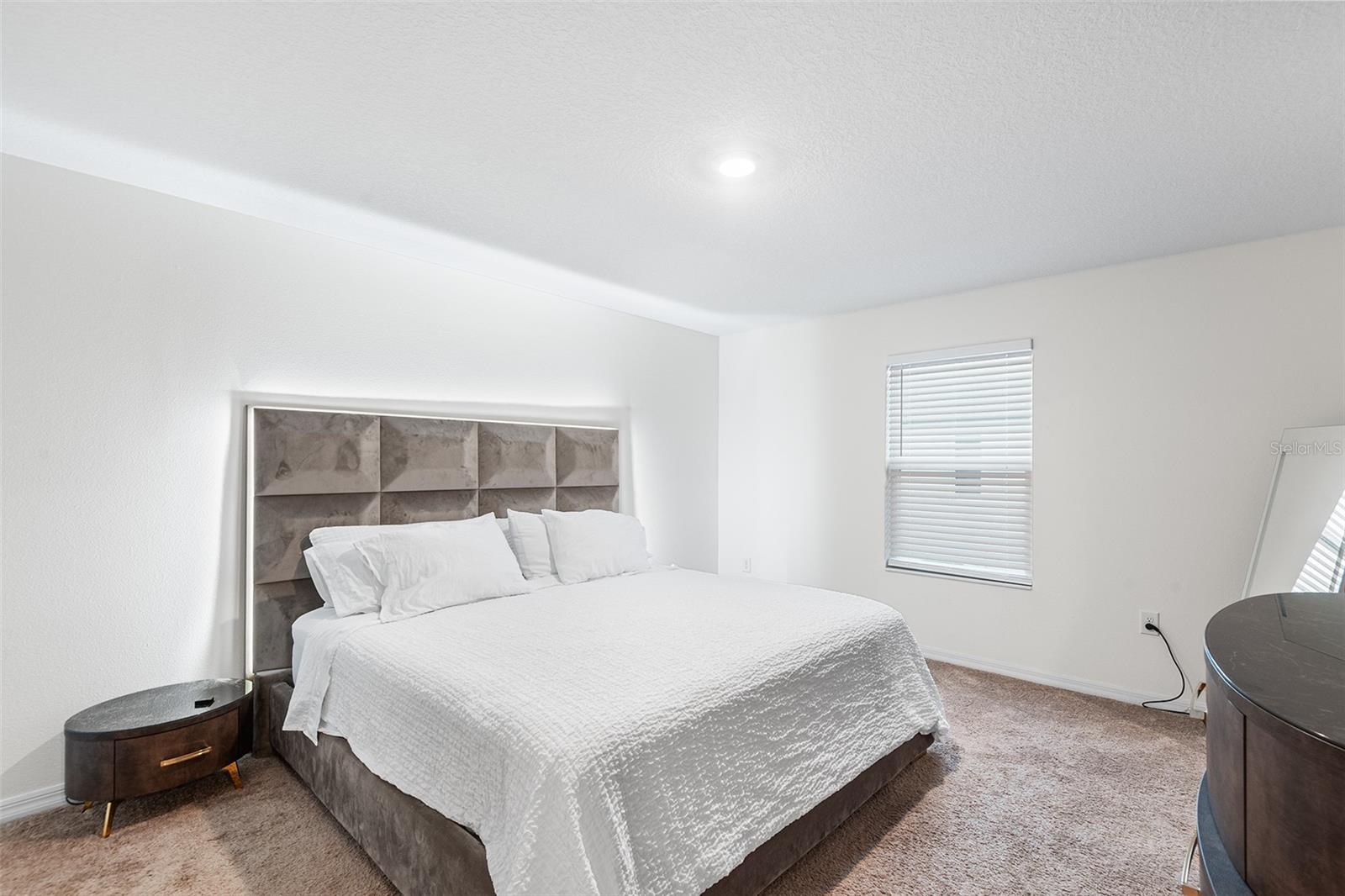 MADISON VILLAGE TWNHMS - Residential