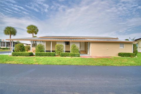 A home in WINTER HAVEN