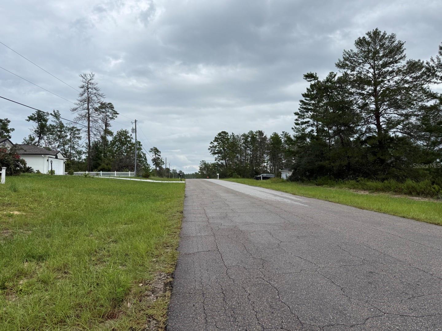 Vacant Lot for Sale! Marion Oaks Lane in Marion County, Ocala, FL
Build your dream home or invest in Florida land! This residential lot is located in the growing community of Marion Oaks in Ocala, FL, offering a perfect blend of peace, privacy, and convenience.
The lot features road access and power available at the street, making it ready for development. Nestled in a quiet neighborhood with no HOA, this parcel is ideal for a custom home, future rental property, or long-term investment.
Marion Oaks is a no-HOA-fee community, making it attractive for both builders and individual homeowners.
Don't miss your chance to own affordable land in one of Central Florida's fastest-growing areas!