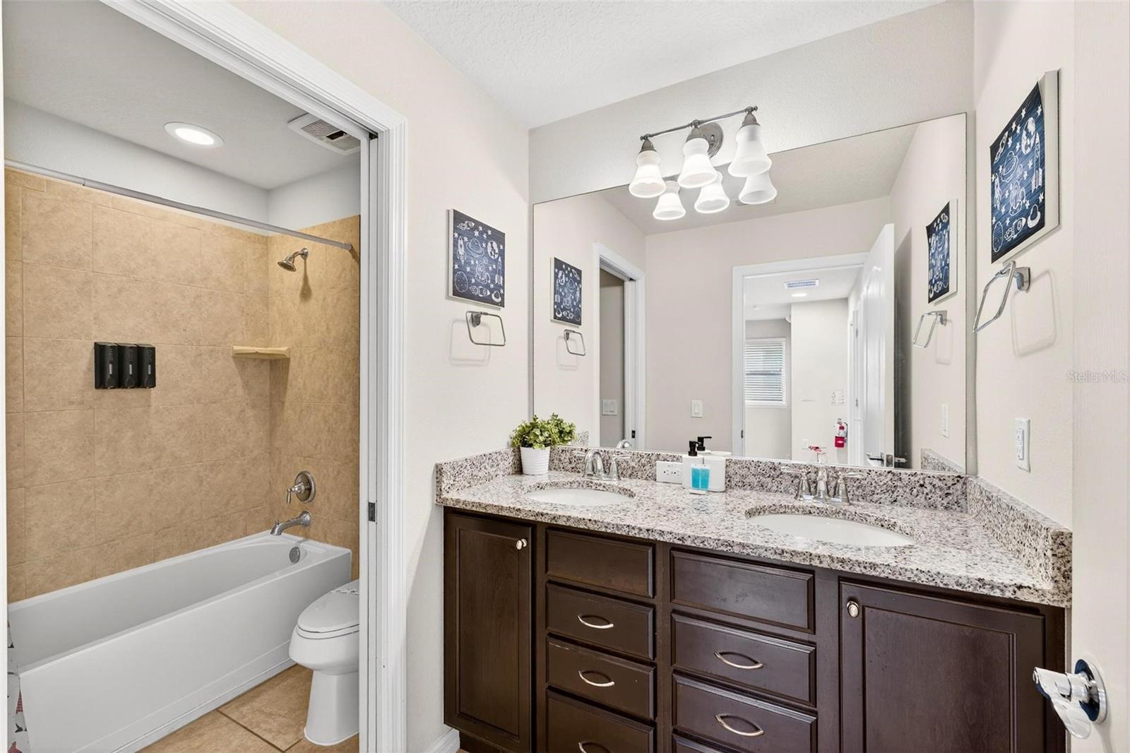 WINDSOR AT WESTSIDE PH 1 - Residential