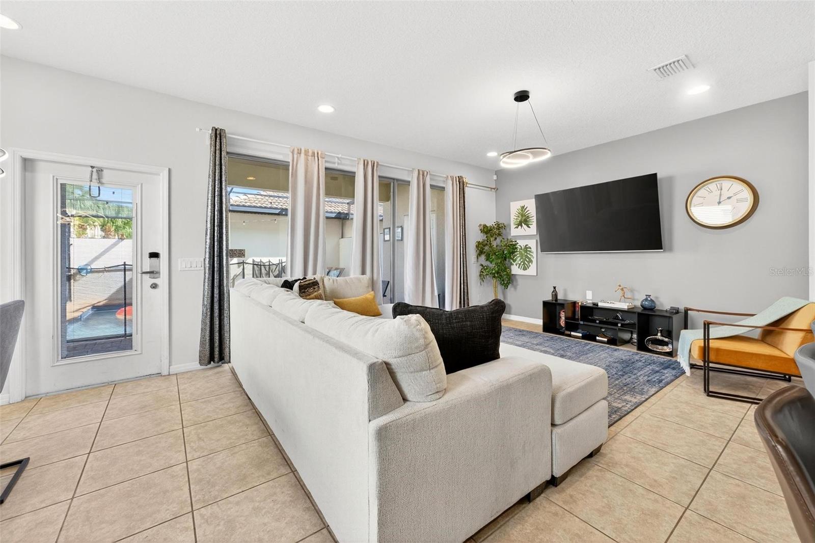 WINDSOR AT WESTSIDE PH 1 - Residential