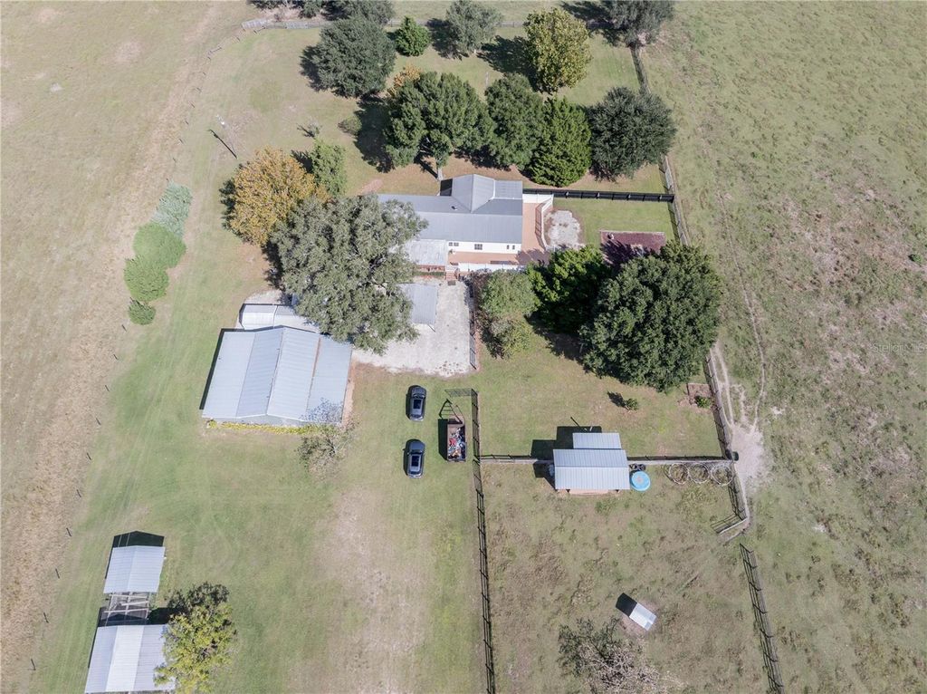 Photo of 14050 SE 50th Street, Morriston, FL 32668 (MLS # OM711581)