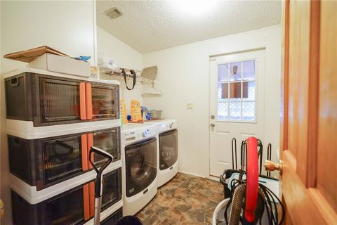 Tiny photo for 14050 SE 50th Street, Morriston, FL 32668 (MLS # OM711581)
