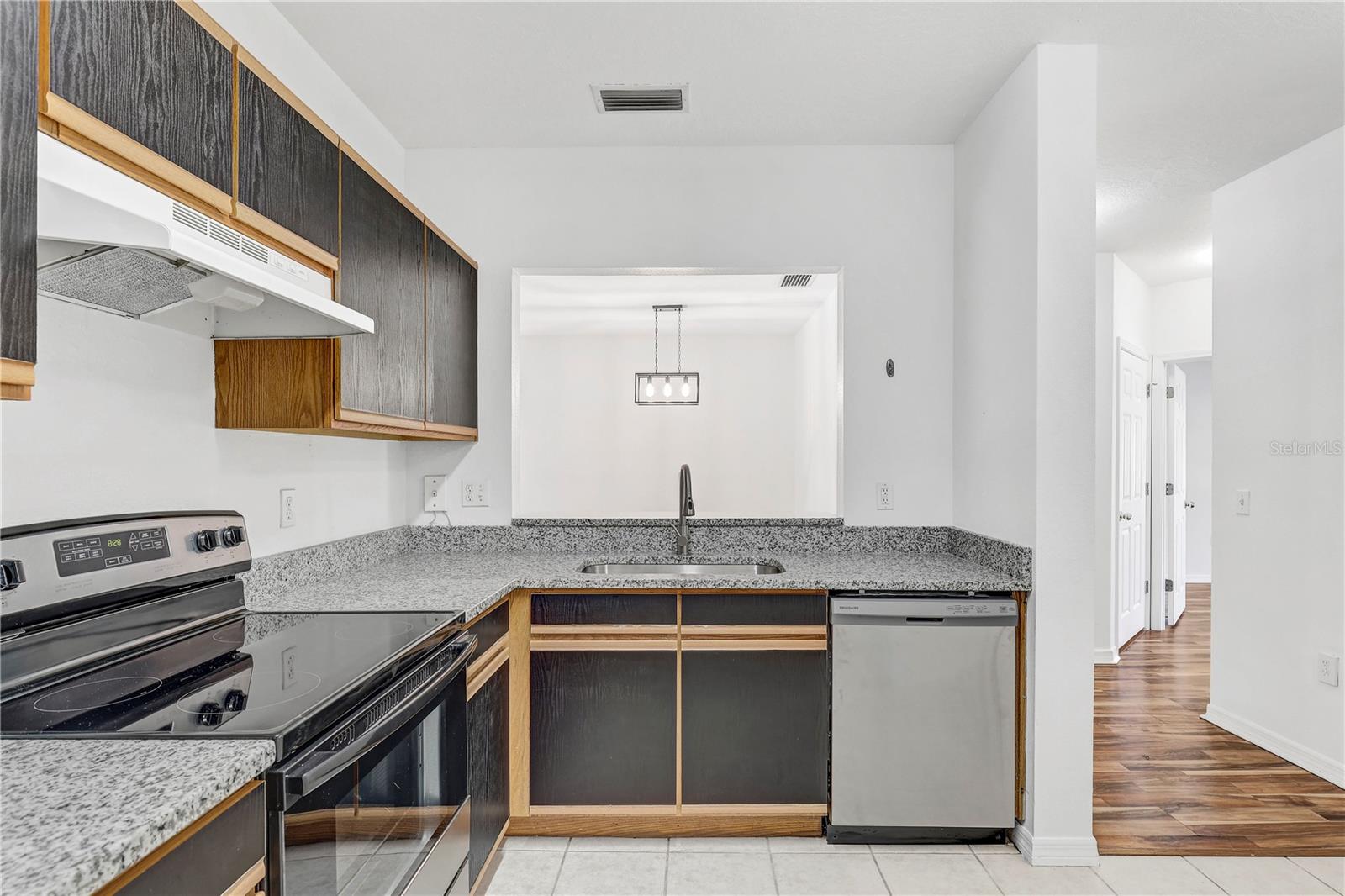 VILLAGES OF BLOOMINGDALE CONDO - Residential