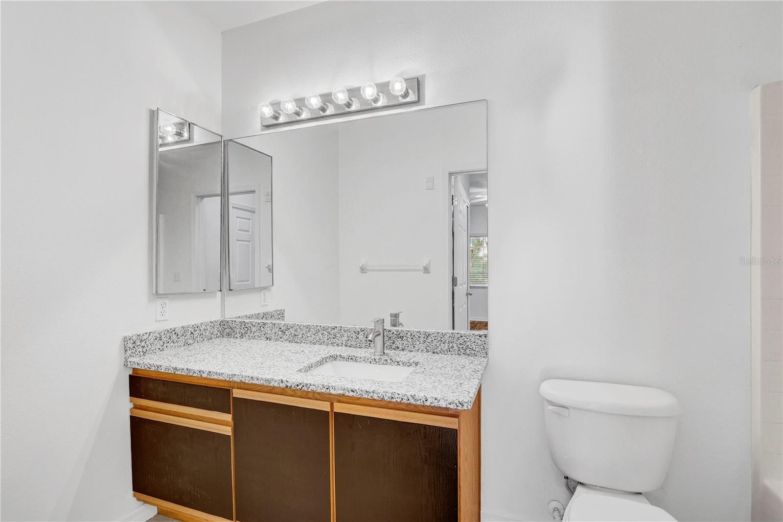 VILLAGES OF BLOOMINGDALE CONDO - Residential