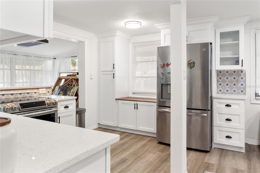 Photo of 4105 Rockefeller Avenue, Sarasota, FL 34231 (MLS # A4676273)