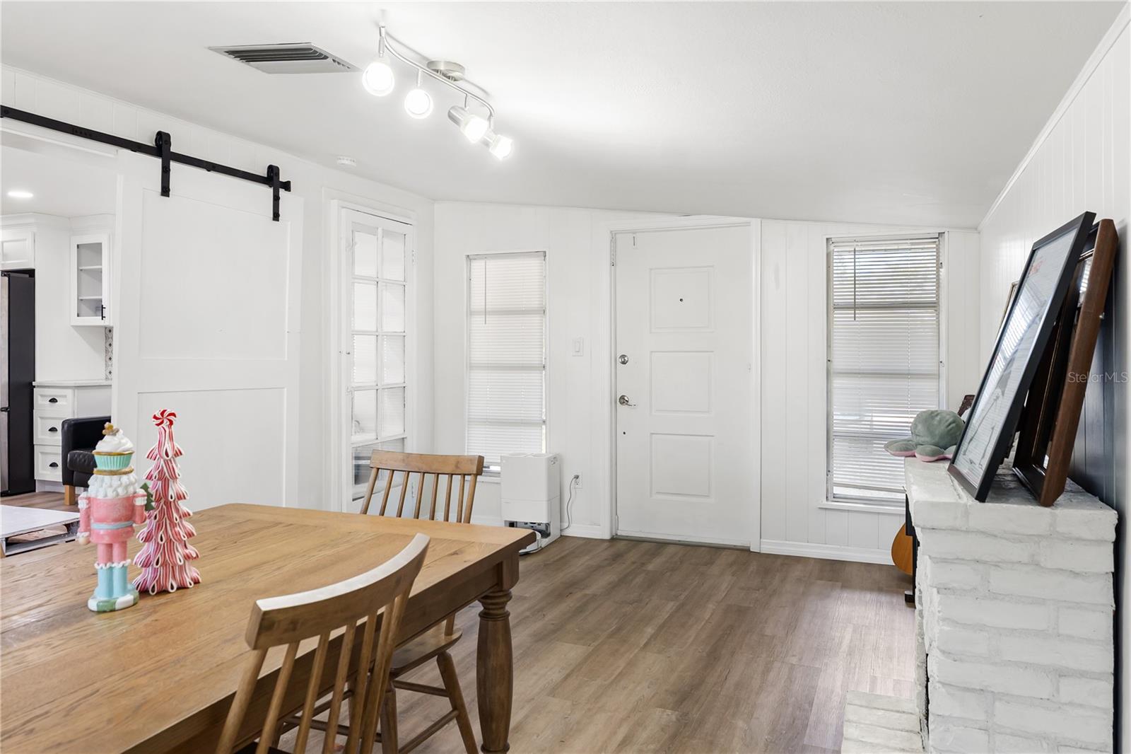 DIXIE HEIGHTS - Residential Lease