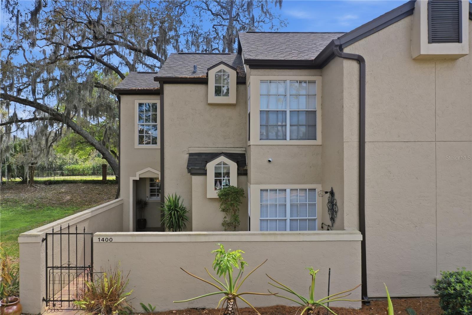 BARCLAY PLACE A CONDO - Residential