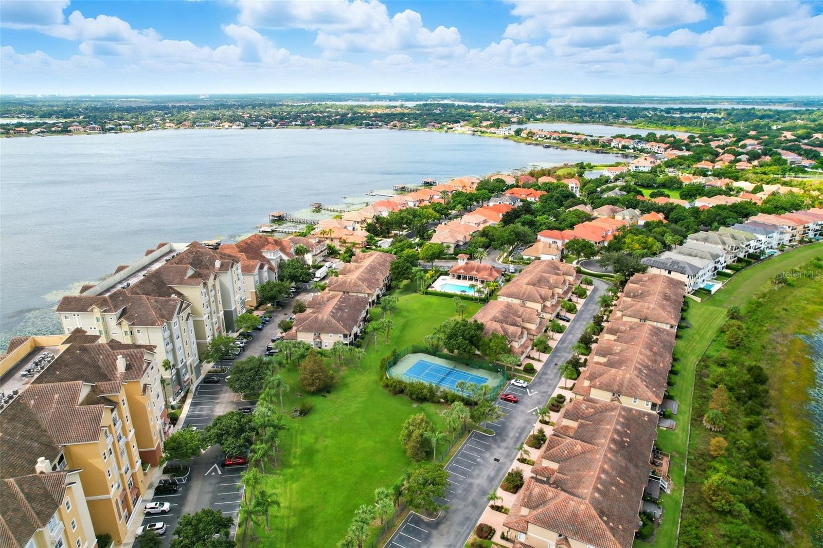 VIZCAYA HEIGHTS CONDO 07 - Residential