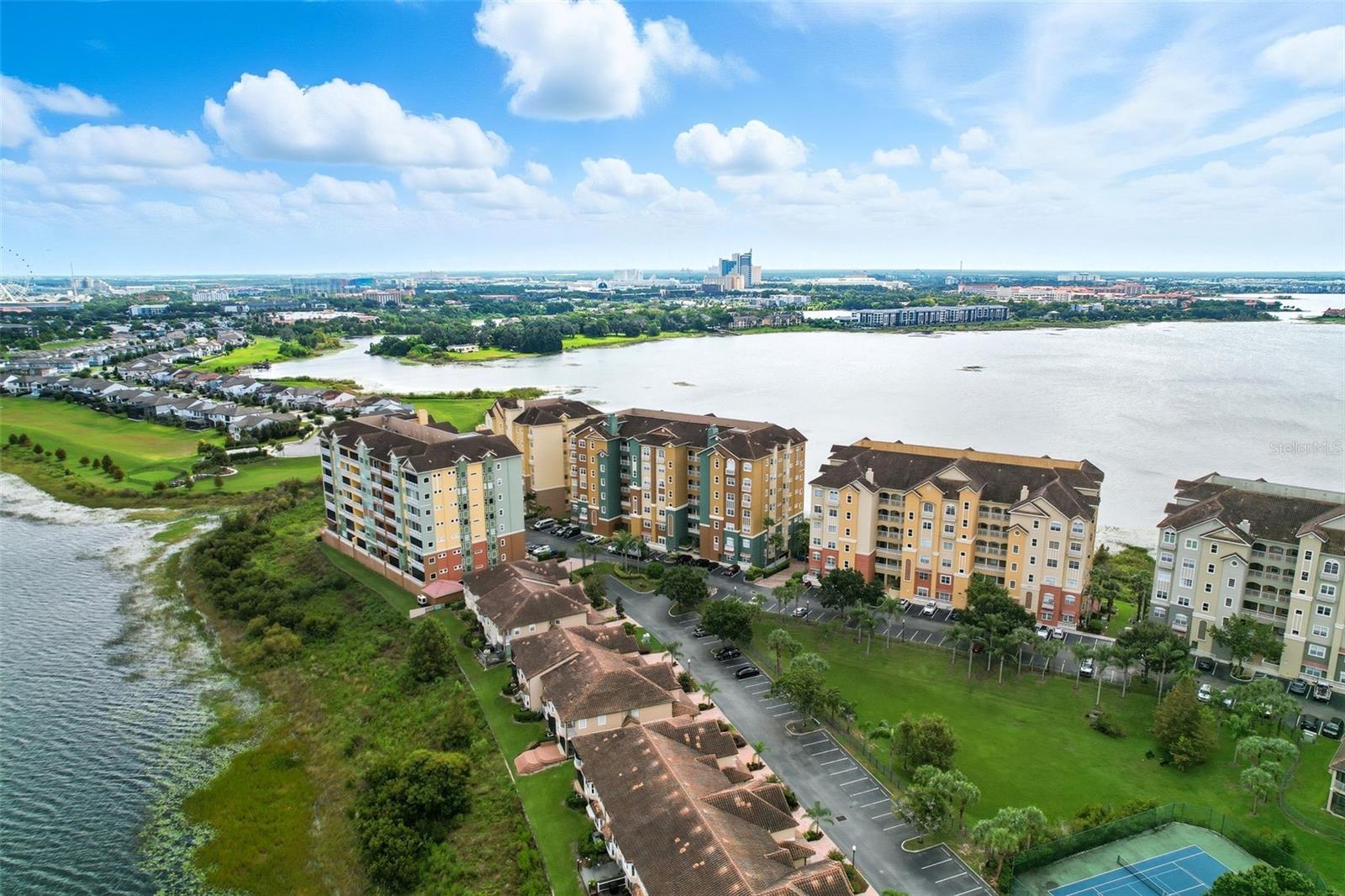 VIZCAYA HEIGHTS CONDO 07 - Residential