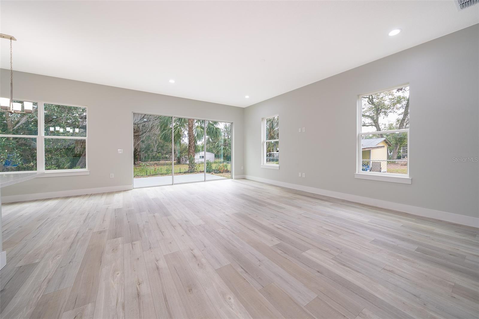 39 N SUNSET DRIVE