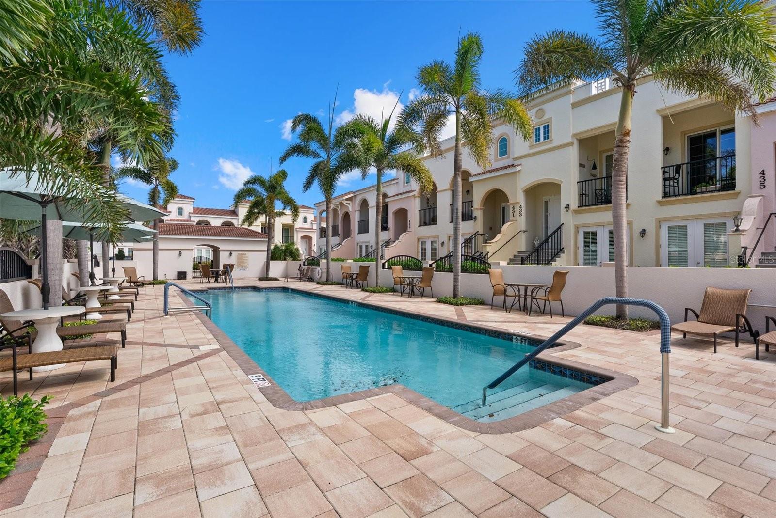 ISLAND COURT VENICE - Residential