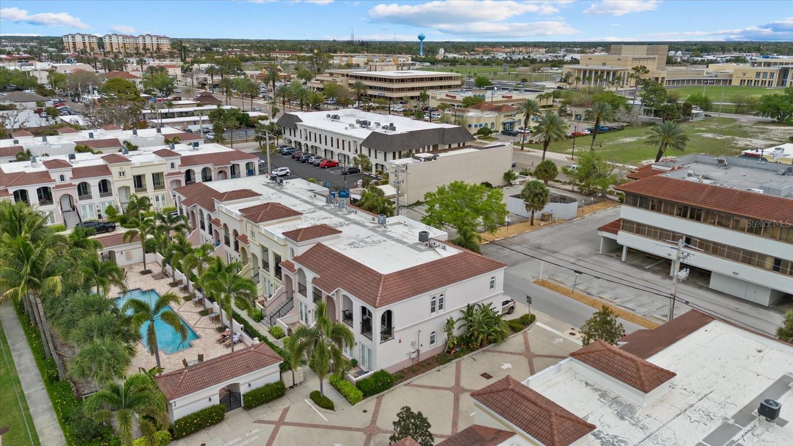 ISLAND COURT VENICE - Residential