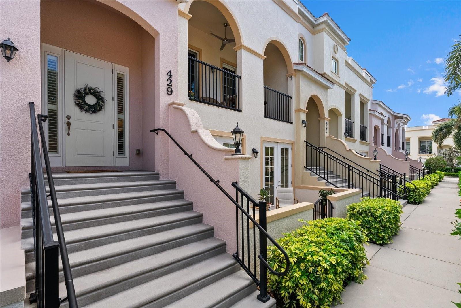 ISLAND COURT VENICE - Residential