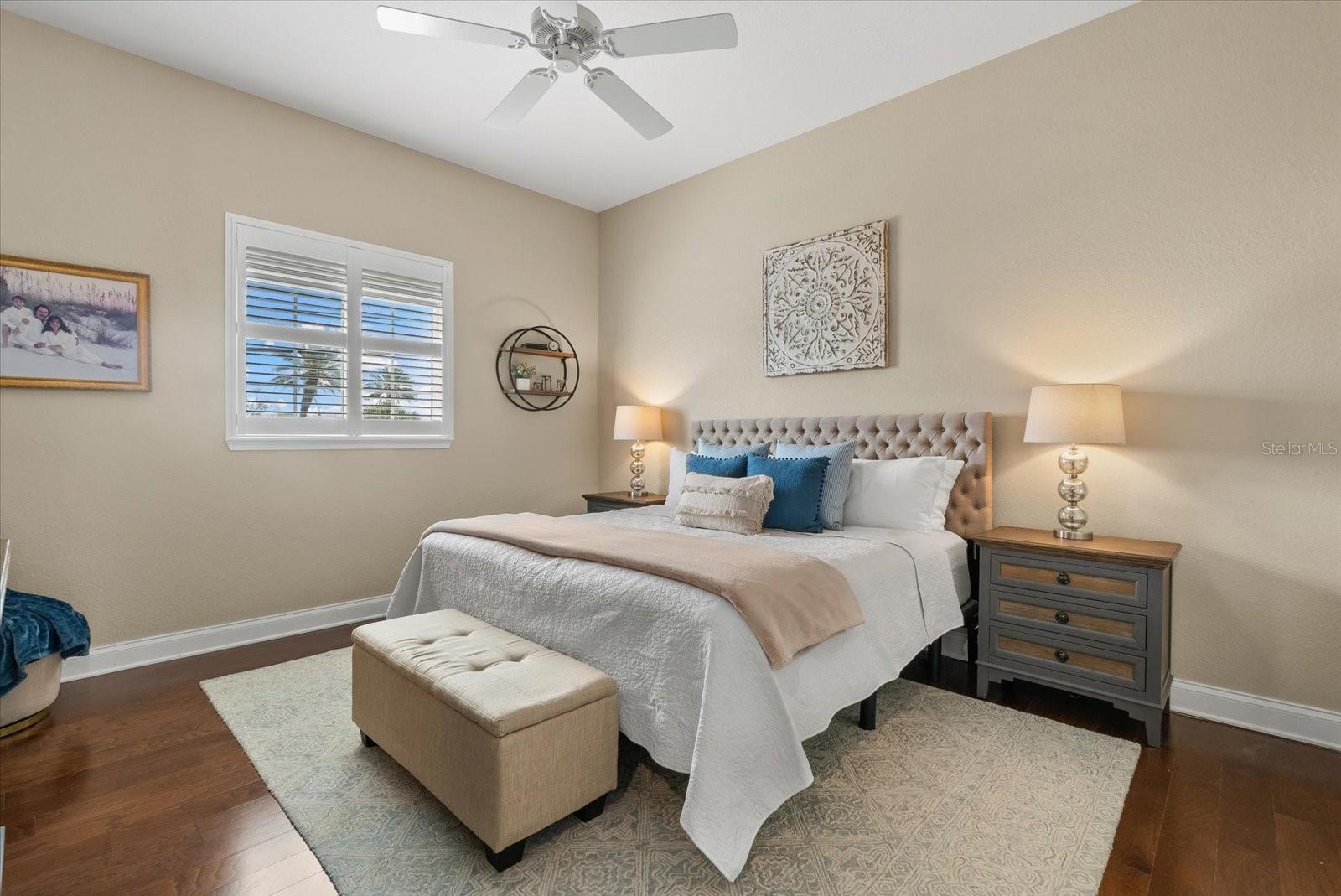 ISLAND COURT VENICE - Residential