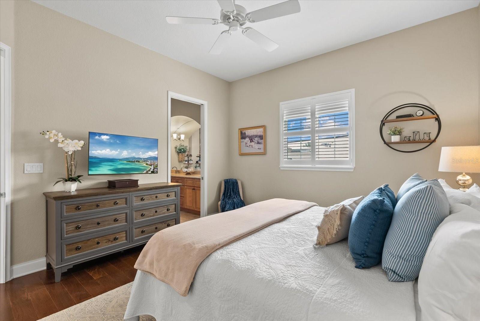 ISLAND COURT VENICE - Residential