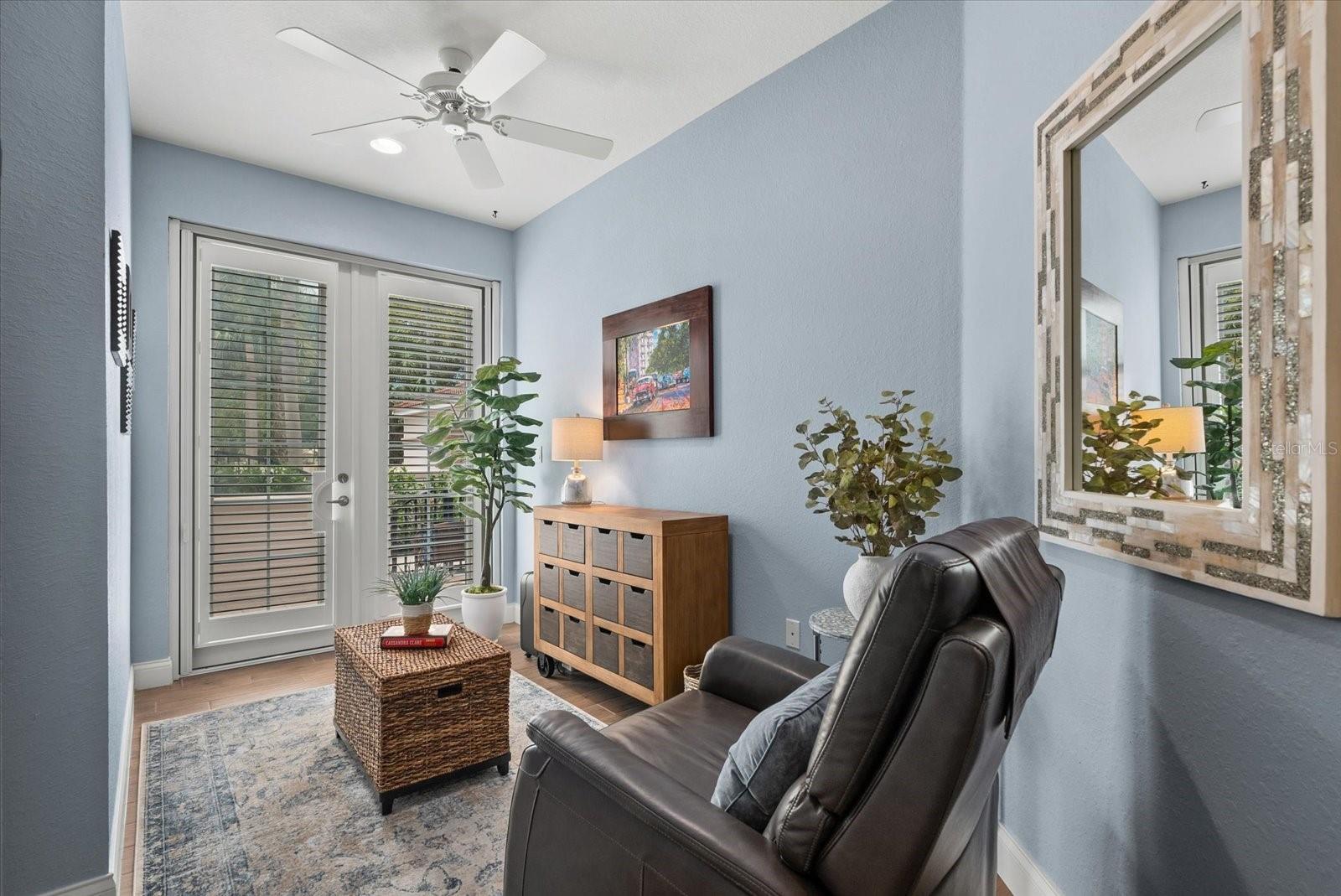 ISLAND COURT VENICE - Residential