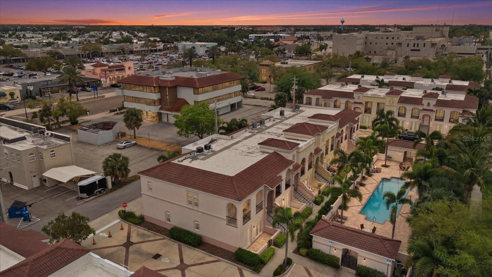 ISLAND COURT VENICE - Residential