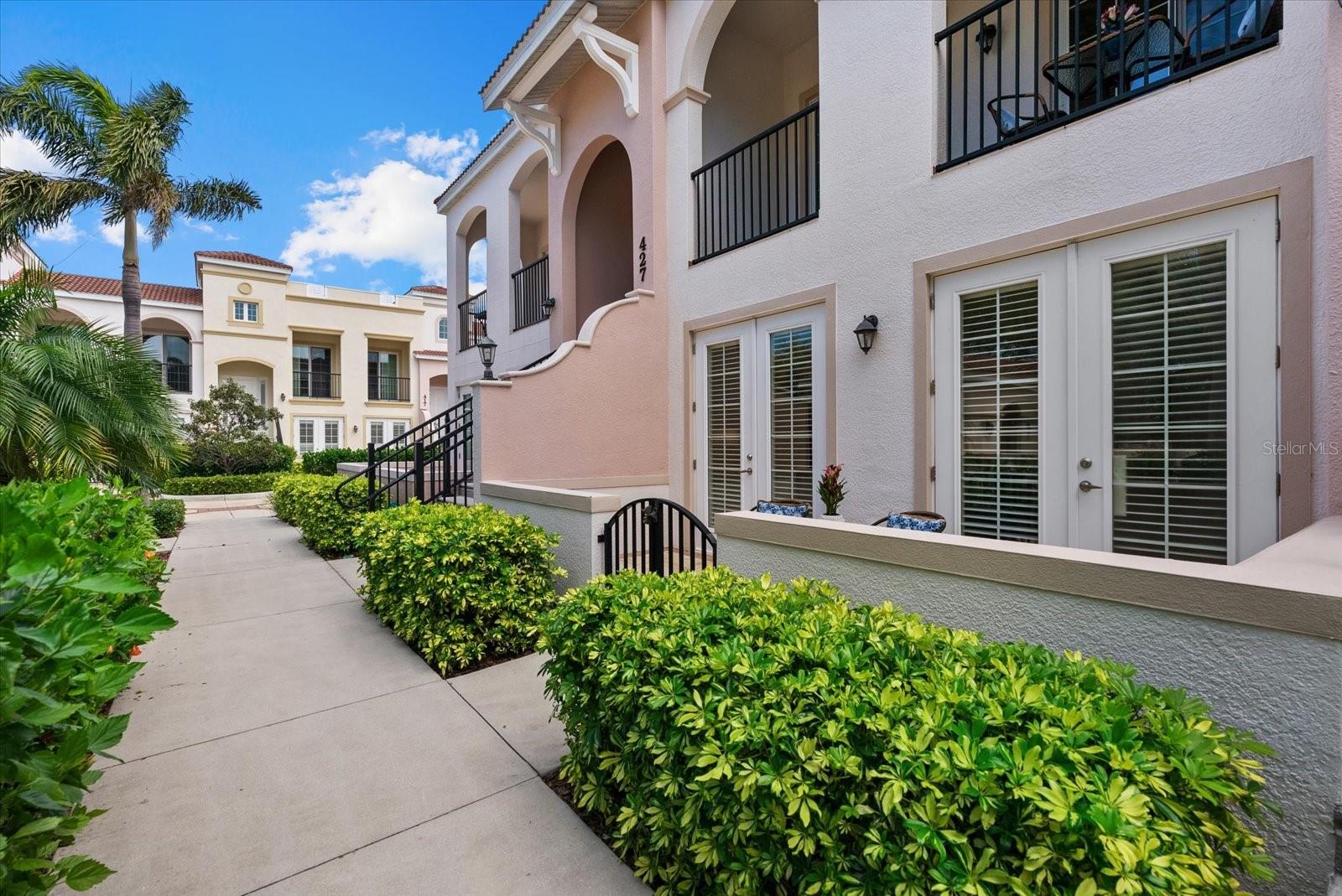 ISLAND COURT VENICE - Residential