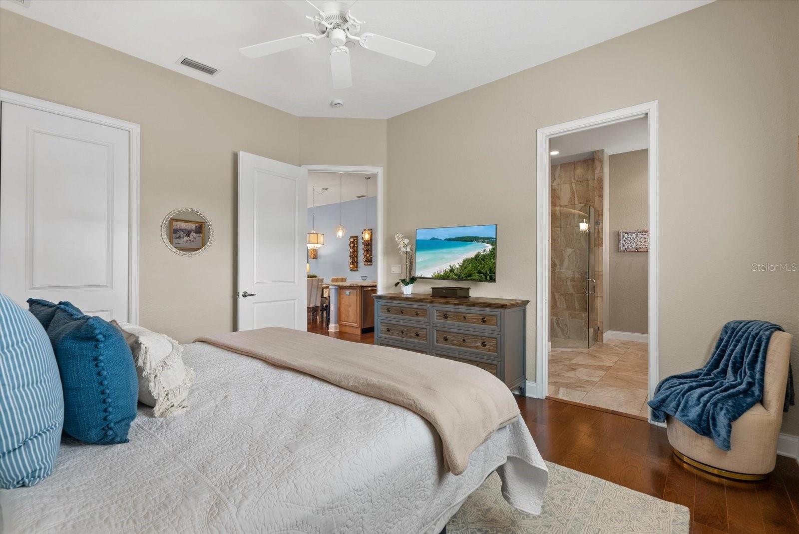 ISLAND COURT VENICE - Residential