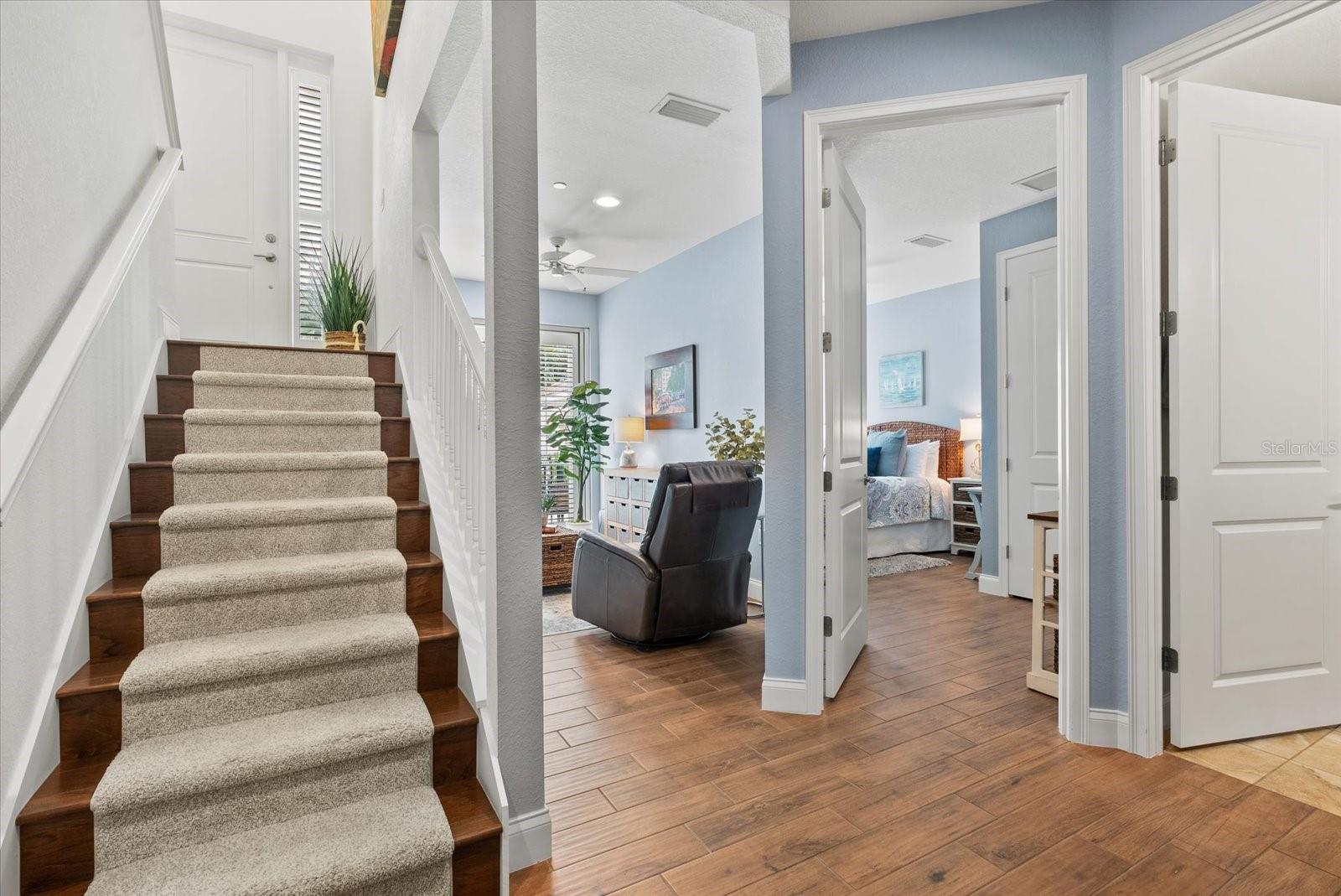 ISLAND COURT VENICE - Residential