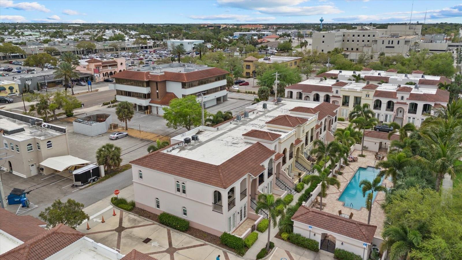 ISLAND COURT VENICE - Residential